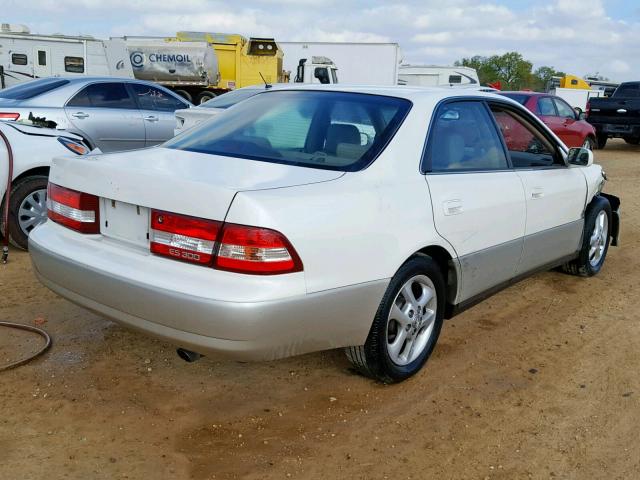 JT8BF28G715112933 - 2001 LEXUS ES 300 WHITE photo 4