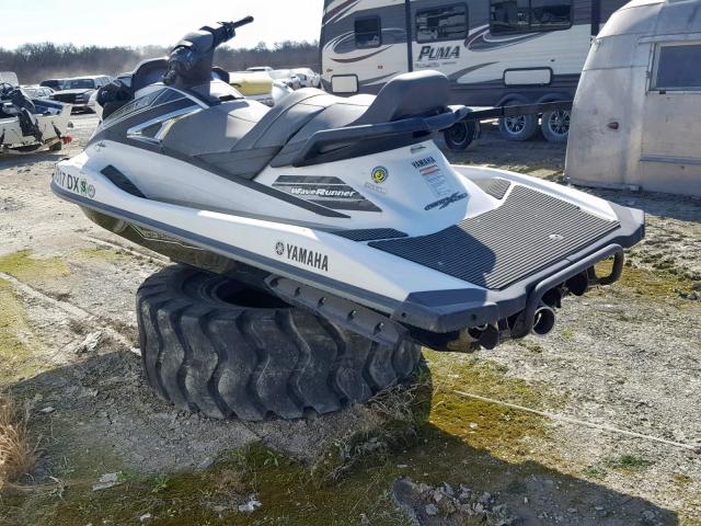 YAMA1730D616 - 2016 YAMAHA VX CRUISER WHITE photo 3