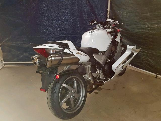 JH2RC46126M800684 - 2006 HONDA VFR800 WHITE photo 4