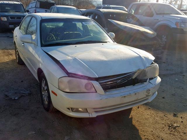 KNAGD128225136256 - 2002 KIA OPTIMA MAG WHITE photo 1