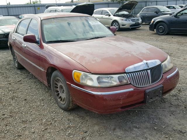 1LNFM83W0WY654631 - 1998 LINCOLN TOWN CAR C MAROON photo 1