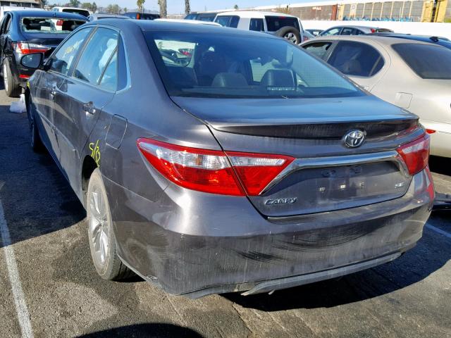 4T1BF1FKXGU217852 - 2016 TOYOTA CAMRY LE GRAY photo 3