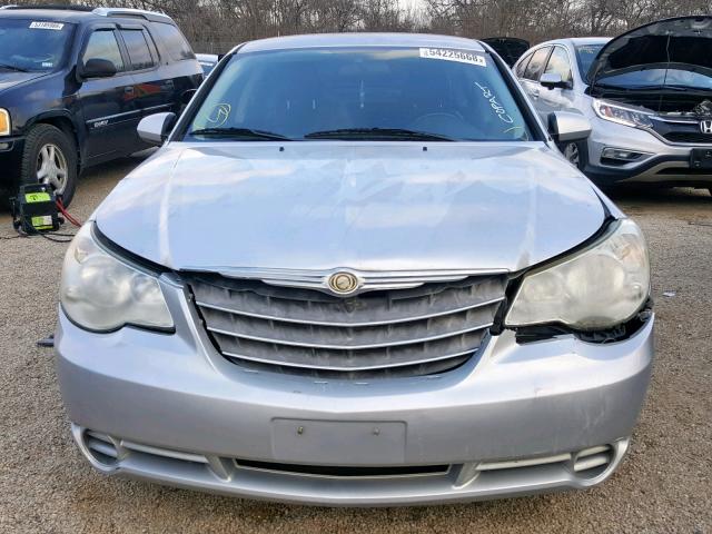 1C3CC5FB8AN126853 - 2010 CHRYSLER SEBRING LI SILVER photo 9