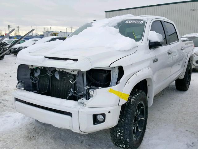 5TFAY5F11GX553686 - 2016 TOYOTA TUNDRA CRE WHITE photo 2