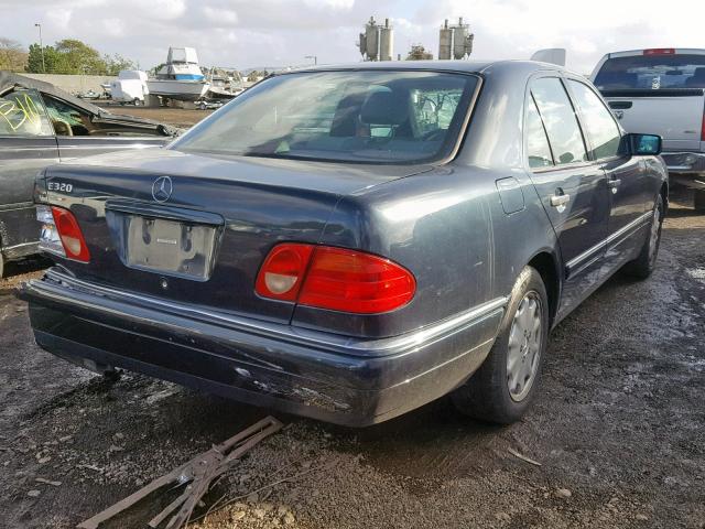 WDBJF65F2WA636889 - 1998 MERCEDES-BENZ E 320 BLUE photo 4