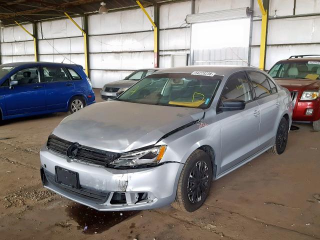 3VW2K7AJ5EM317986 - 2014 VOLKSWAGEN JETTA BASE 灰色 照片 2