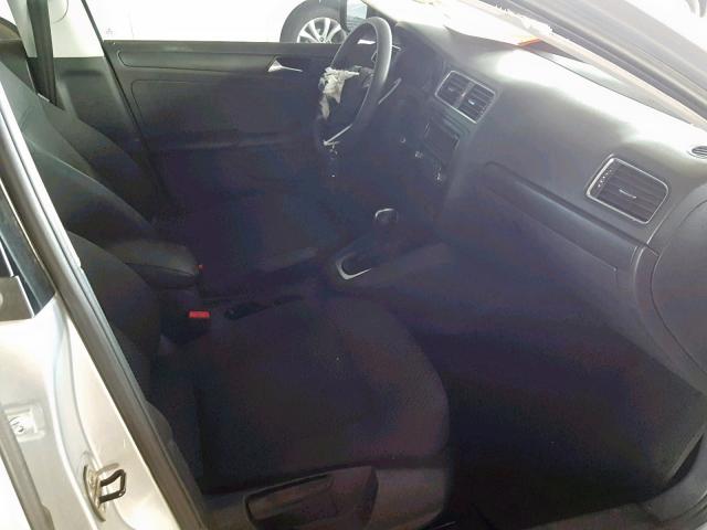 3VW2K7AJ5EM317986 - 2014 VOLKSWAGEN JETTA BASE 灰色 照片 5