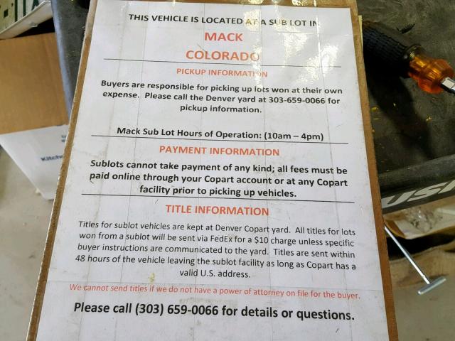 5LMFU285X5LJ17707 - 2005 LINCOLN NAVIGATOR Bej foto 9