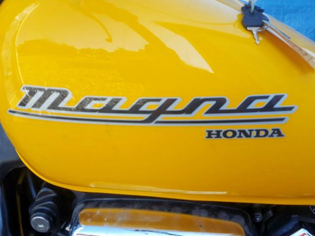 JH2RC4305TM200944 - 1996 HONDA VF750 C YELLOW photo 9