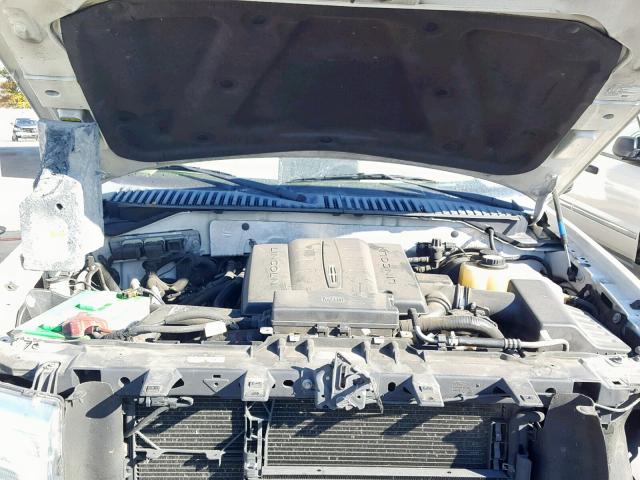 5LMFU275X8LJ14313 - 2008 LINCOLN NAVIGATOR 白色 照片 7