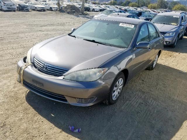 4T1BE32K95U618391 - 2005 TOYOTA CAMRY LE GRAY photo 2