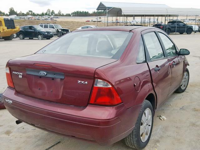 1FAHP34NX6W239752 - 2006 FORD FOCUS ZX4 RED photo 4