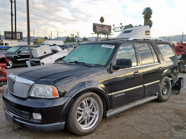 5LMFU27596LJ03879 - 2006 LINCOLN NAVIGATOR Қара фото 2