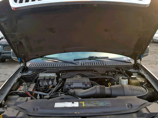 5LMFU27596LJ03879 - 2006 LINCOLN NAVIGATOR Қара фото 7