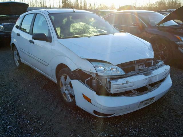 3FAFP37N15R108875 - 2005 FORD FOCUS ZX5 WHITE photo 1