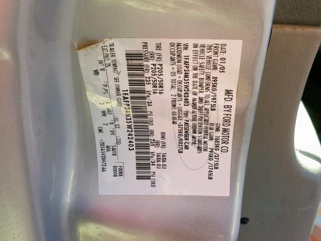 1FAFP34N35W242403 - 2005 FORD FOCUS ZX4 SILVER photo 10