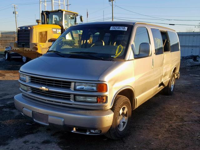 1GNFG65RX11221267 - 2001 CHEVROLET EXPRESS G1 GRAY photo 2