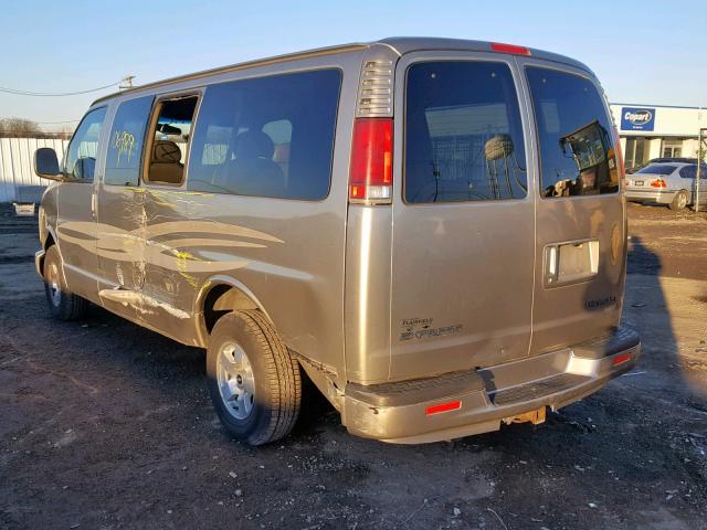 1GNFG65RX11221267 - 2001 CHEVROLET EXPRESS G1 GRAY photo 3