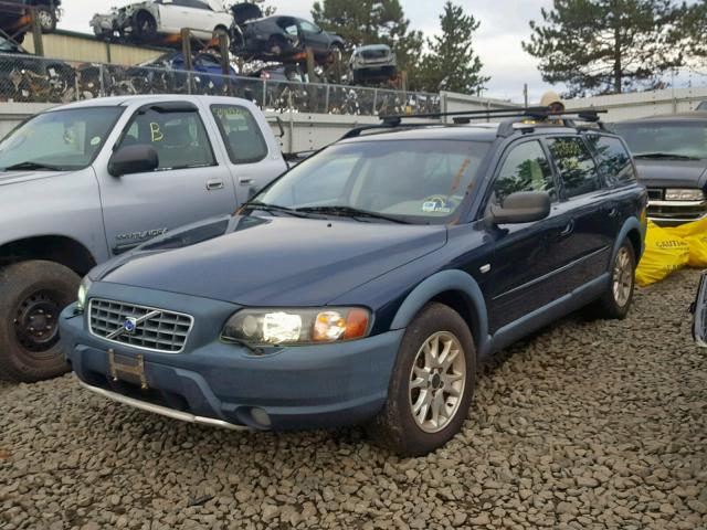 YV1SZ59H141147619 - 2004 VOLVO XC70 BLUE photo 2