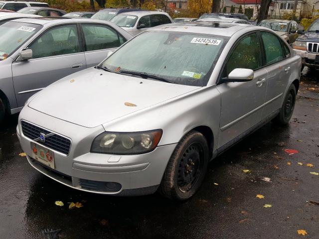 YV1MS382342014210 - 2004 VOLVO S40 2.4I GRAY photo 2