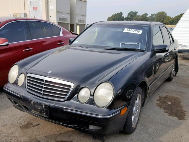 WDBJF65J0YB048913 - 2000 MERCEDES-BENZ E 320 BLACK photo 2