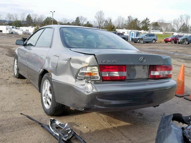 JT8BF28G1Y5076733 - 2000 LEXUS ES 300 SILVER photo 3