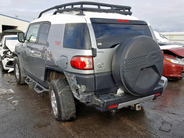 JTEBU4BF3BK100392 - 2011 TOYOTA FJ CRUISER SILVER photo 3