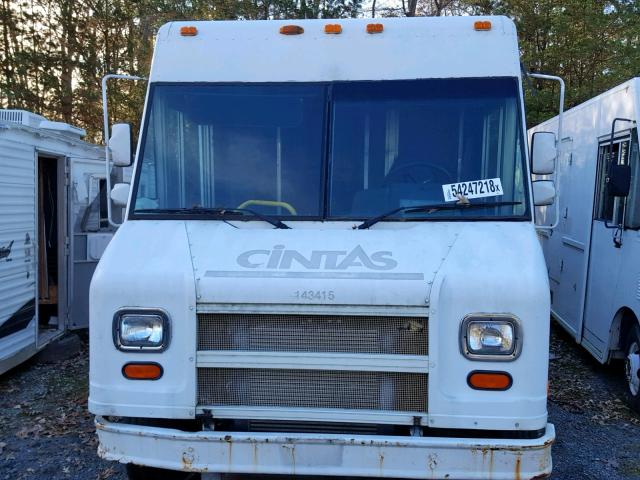 4UZA4FF43WC980526 - 1998 FREIGHTLINER CHASSIS M WHITE photo 9