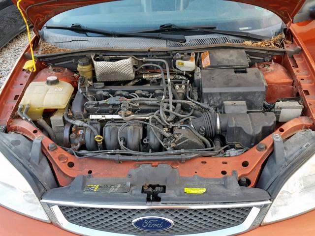 3FAFP37N25R104768 - 2005 FORD FOCUS ZX5 ORANGE photo 7