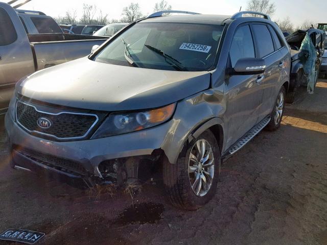 5XYKWDA22CG295678 - 2012 KIA SORENTO SX GRAY photo 2