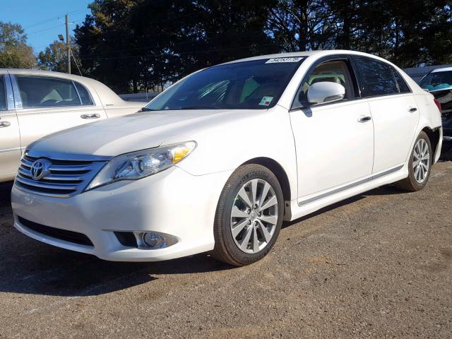 4T1BK3DB8BU415994 - 2011 TOYOTA AVALON BAS WHITE photo 2