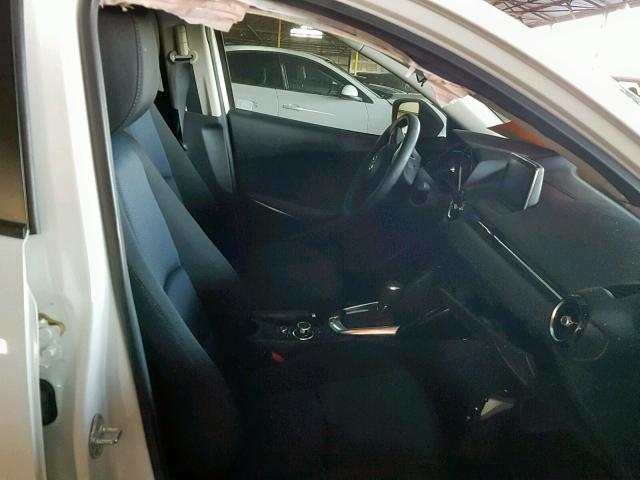 3MYDLBYV8JY324245 - 2018 TOYOTA YARIS IA WHITE photo 5