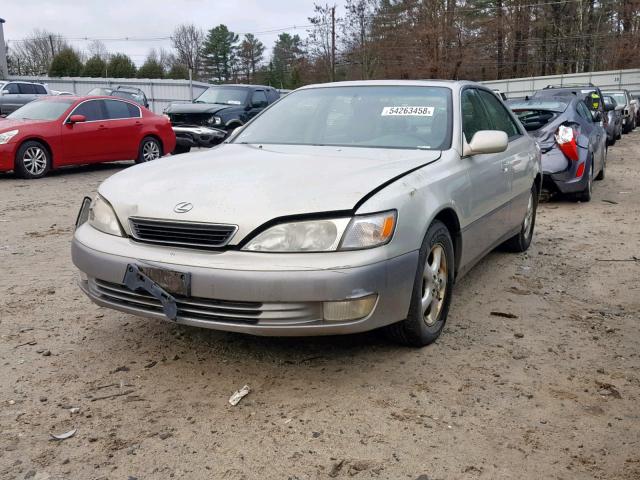 JT8BF22GXV0042730 - 1997 LEXUS ES 300 GRAY photo 2