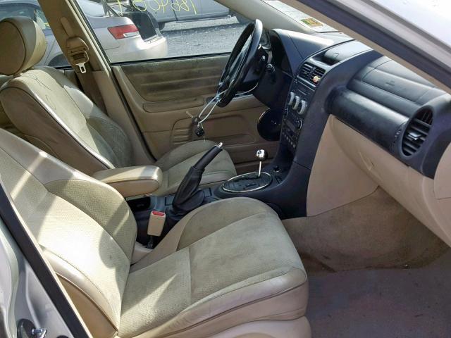 JTHBD192440092001 - 2004 LEXUS IS 300 SILVER photo 5