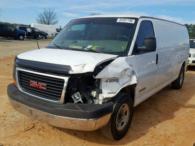 1GTHG39U451130919 - 2005 GMC SAVANA G35 WHITE photo 2