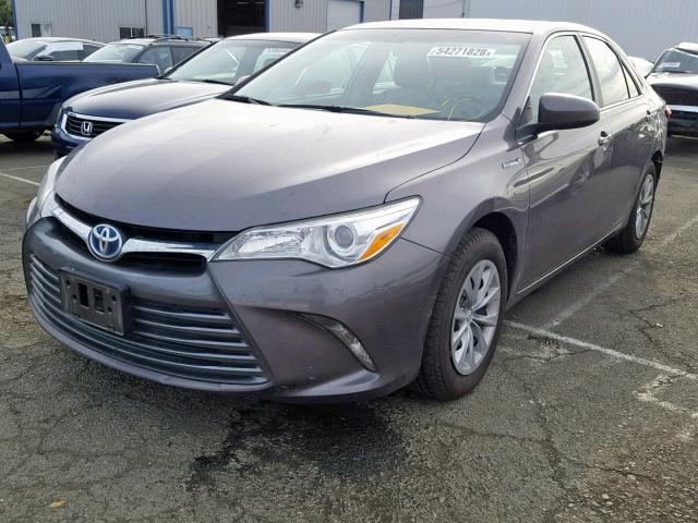 4T1BD1FK6FU175829 - 2015 TOYOTA CAMRY HYBR GRAY photo 2