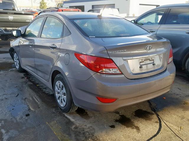 KMHCT4AEXHU391566 - 2017 HYUNDAI ACCENT SE GRAY photo 3