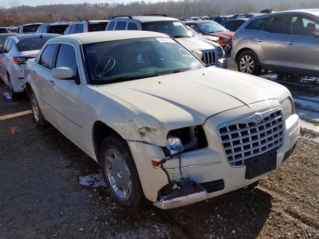 2C3JA53G95H106509 - 2005 CHRYSLER 300 TOURIN WHITE photo 1