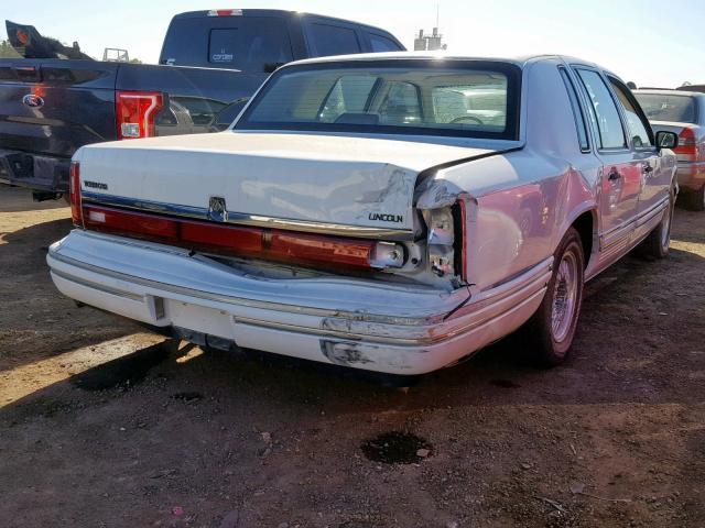 1LNLM82W7NY712415 - 1992 LINCOLN TOWN CAR S WHITE photo 4