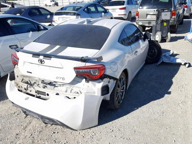 JF1ZNAA12H8707559 - 2017 TOYOTA 86 BASE WHITE photo 4