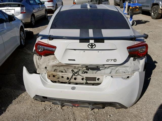 JF1ZNAA12H8707559 - 2017 TOYOTA 86 BASE WHITE photo 9