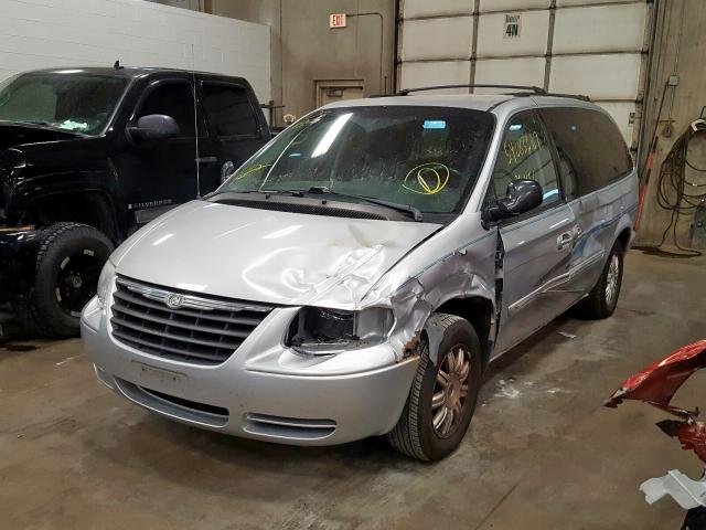 2A4GP54L96R786515 - 2006 CHRYSLER TOWN & COU SILVER photo 2