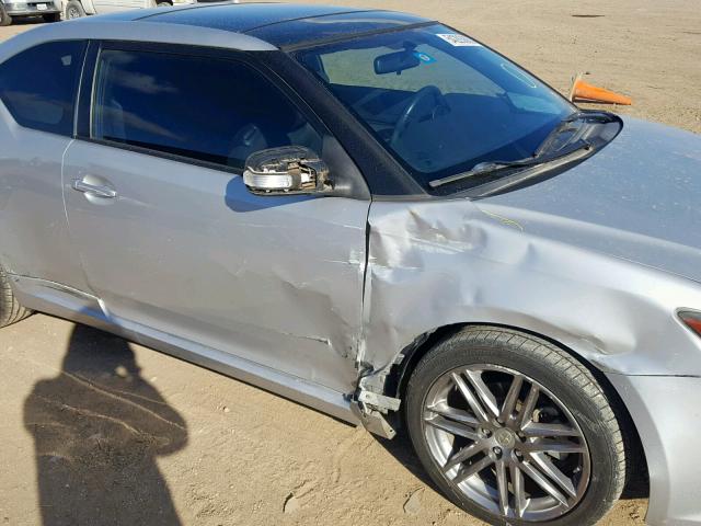 JTKJF5C70B3011471 - 2011 TOYOTA SCION TC 银色 照片 9