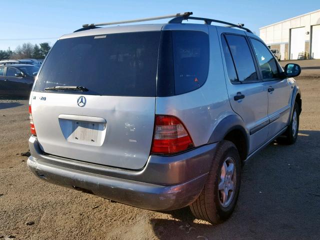 4JGAB54E9WA041517 - 1998 MERCEDES-BENZ ML 320 SILVER photo 4