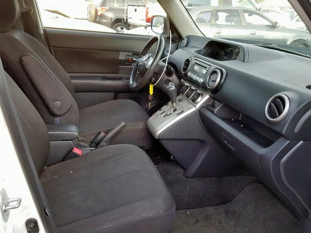 JTLKE50E991084141 - 2009 TOYOTA SCION XB Ақ фото 5