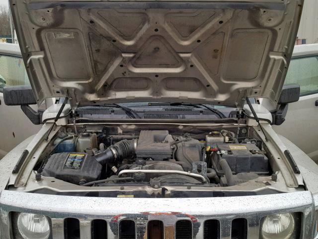 5GTEN13E298102539 - 2009 HUMMER H3 SILVER photo 7