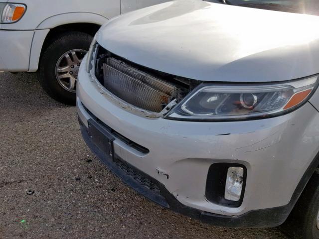 5XYKTCA64EG447212 - 2014 KIA SORENTO LX SILVER photo 9