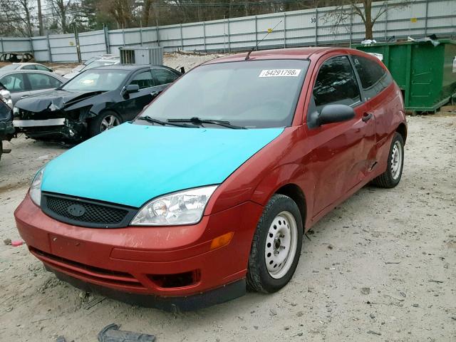 3FAFP31NX5R128387 - 2005 FORD FOCUS ZX3 RED photo 2