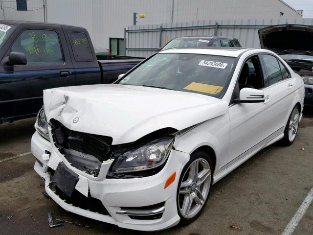 WDDGF4HB4EG245270 - 2014 MERCEDES-BENZ C 250 WHITE photo 2