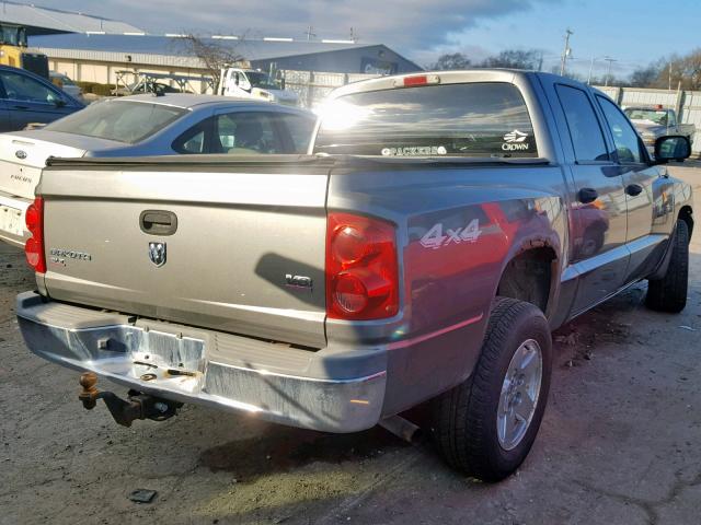 1D7HW48N66S601909 - 2006 DODGE DAKOTA QUA GRAY photo 4